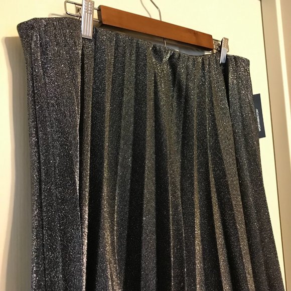 Metallic Pleated Skirt - Picture 3 of 13